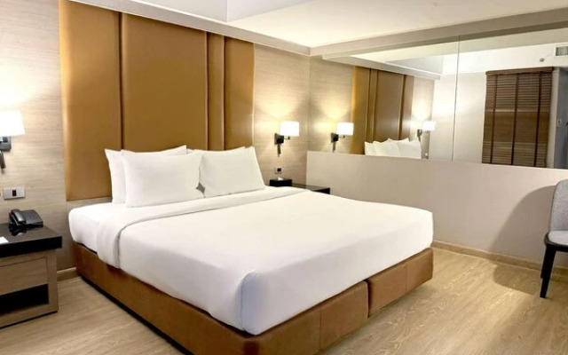 Ramada by Wyndham Bangkok Sukhumvit 11