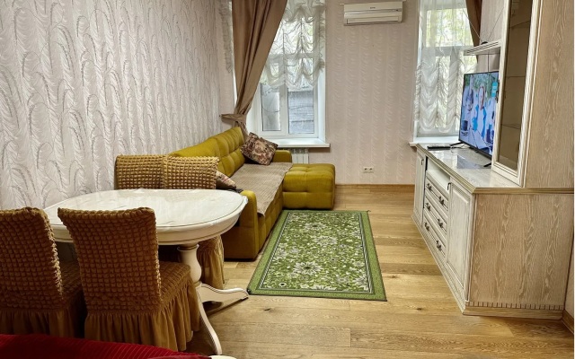Shikarnaya u Kremlya na Varvarskoy Flat