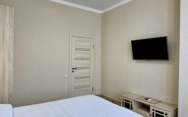 Квартира 121 с балконом в ЖК Черноморский Толстый мыс