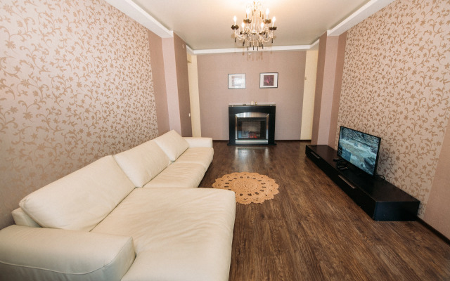 Апартаменты 3-комнатные на Лежневской 109