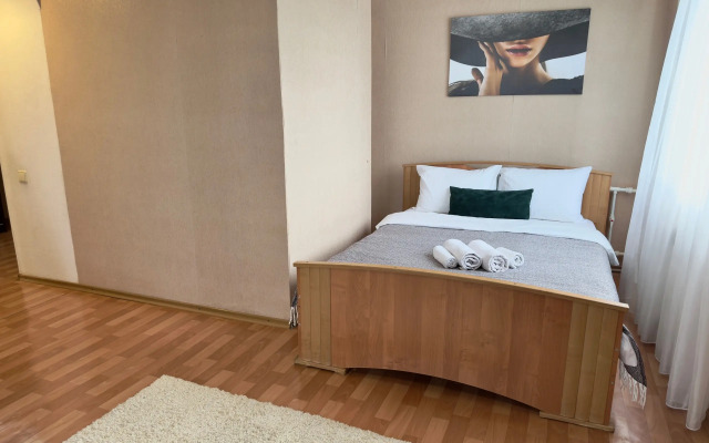 Polulyuks Na 8 Etazhe Flat