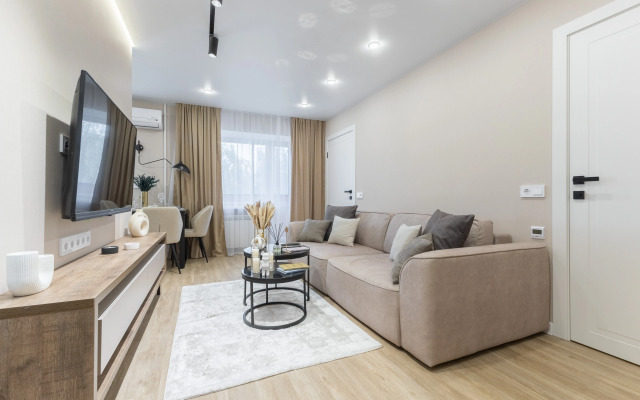 Na Korotchenko 4 Apartment
