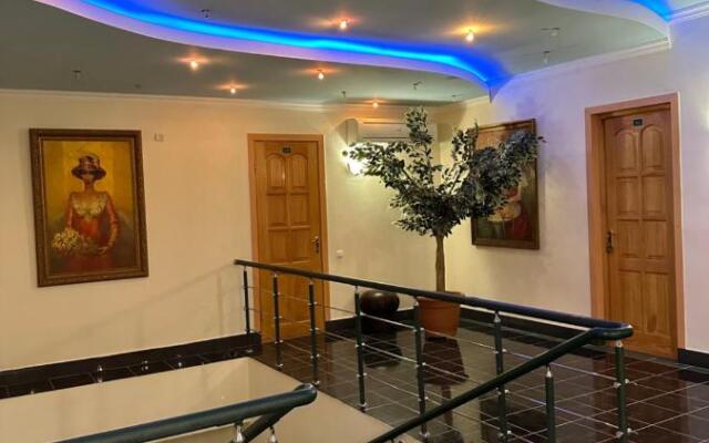 Lalaner Hotel
