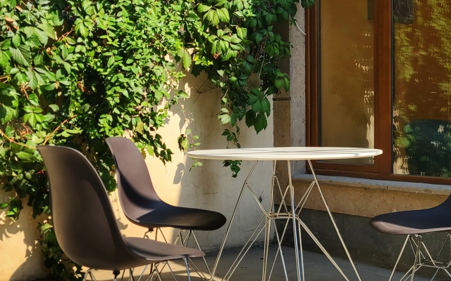 Capsula  Hostel