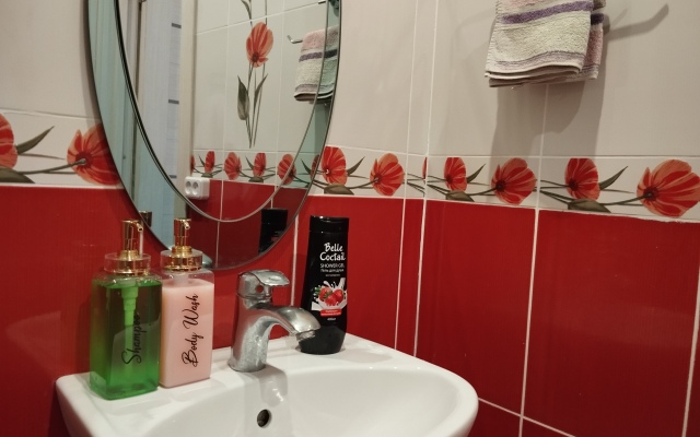 U Glavnoy Ploschadi Pobedy Flat