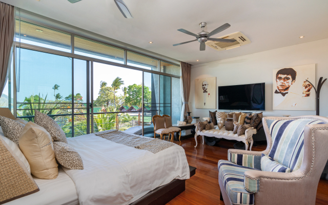Beachfront luxury villa in Rawai Villa