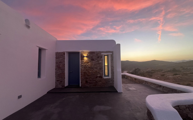 Thronos Suites Hotel