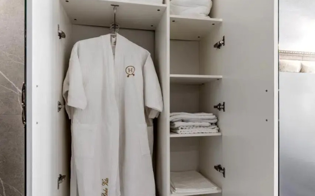 Elitny Apartament v Gostinitse Senator Flat