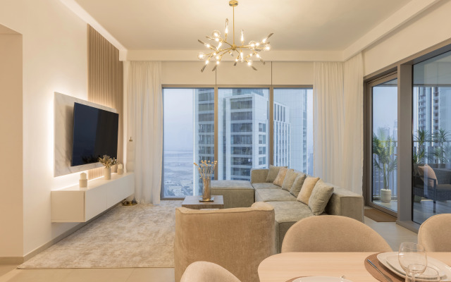 Welcome Home in Downtown Views Apartments