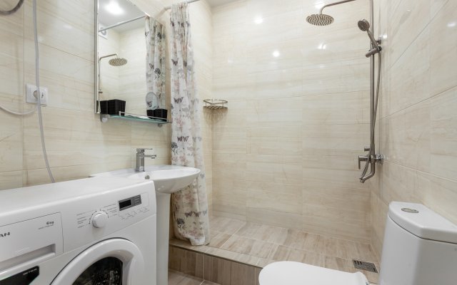 Uyutnaya dlya 4 gostey ryadom s parkom Yuzhnoy kul'tury Flat