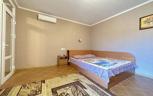 Na Revolyutsionnoy 31a Guest house
