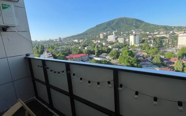 S Vidom Na Mashuk Flat