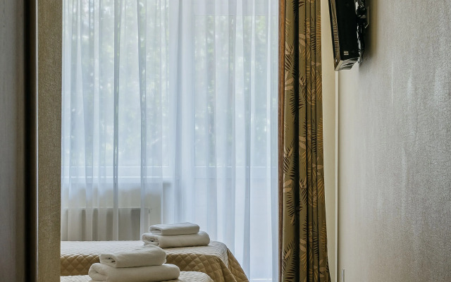 Yolochka Hotel