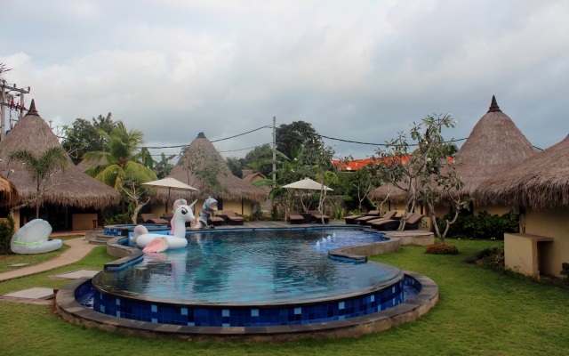 Отель Sanghyang Bay Villas