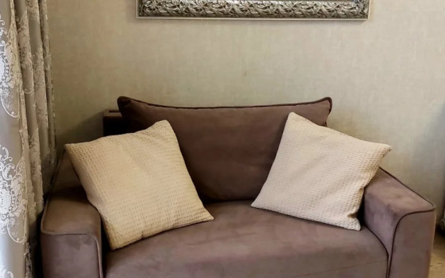 Апартаменты в центре с тремя спальнями на Червякова 55 рядом с парком Победы