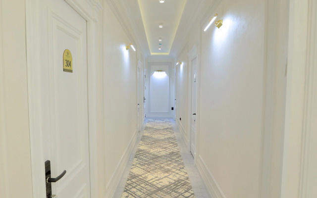 Amir Plaza Hotel