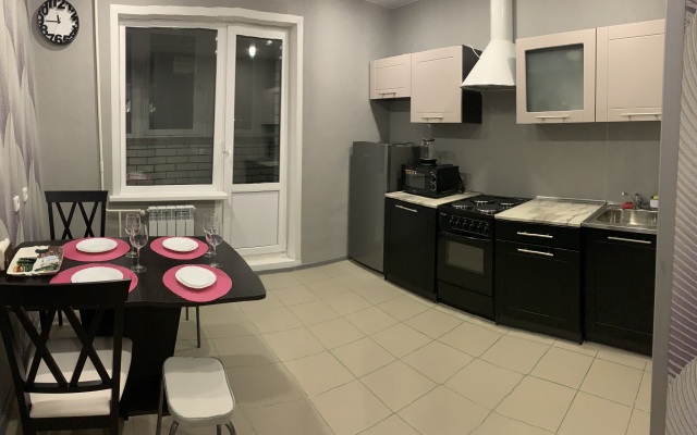 Квартира с Балконом Комсомольская 106