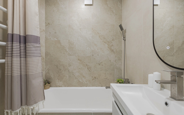 S Dizaynerskim Remontom Na Krasnoy Flat
