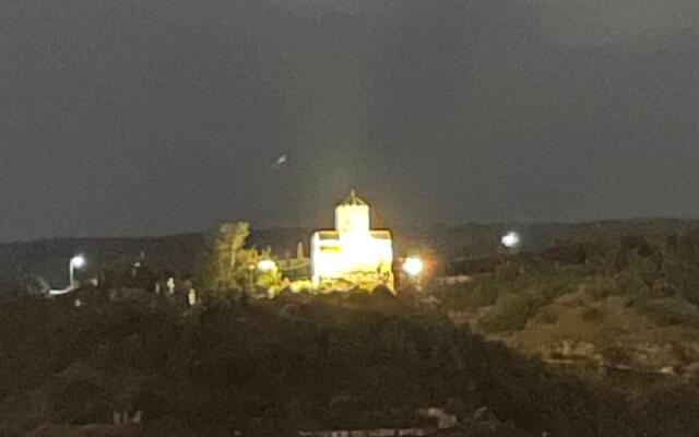 Natali Metekhi Palace Hotel