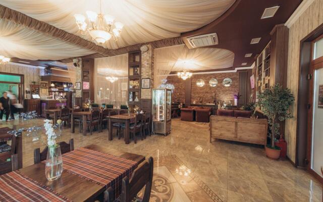Dayana Hotel