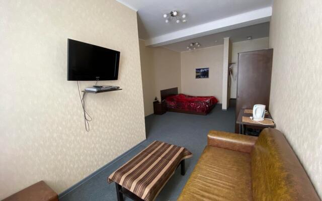 R House Mini-Hotel