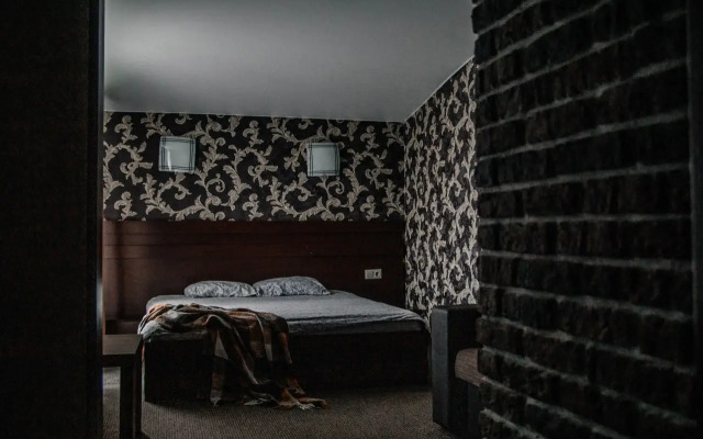 Mini-Hotel Gastsinny yard "La Menska"