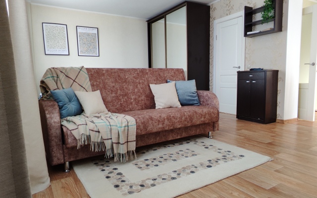 Granat na Beregu Reki Ufa Apartments