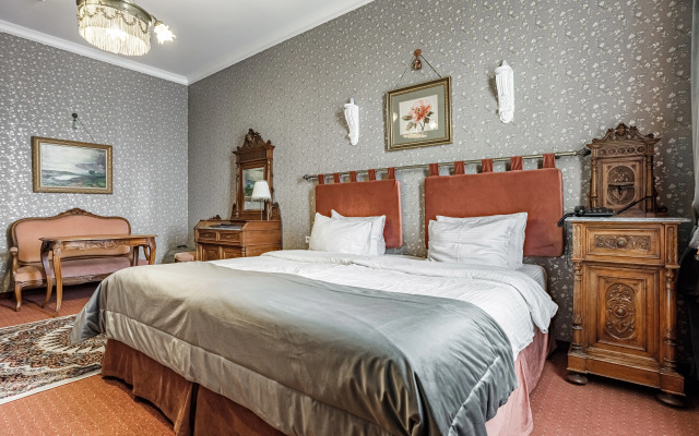 Bristol Hotel