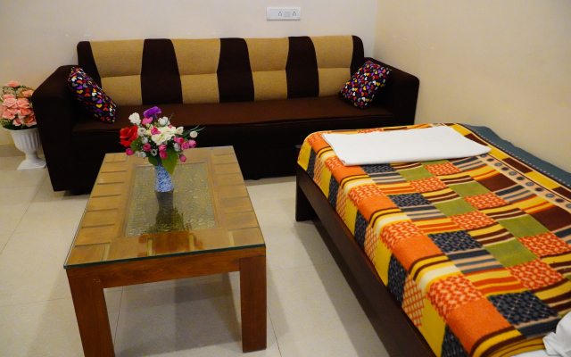 Vjr Mahal and Vinayagam Residency Hotel