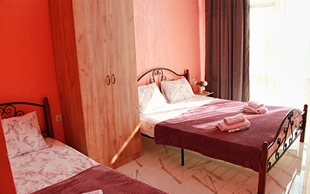 Rozovaya Laguna Guest House