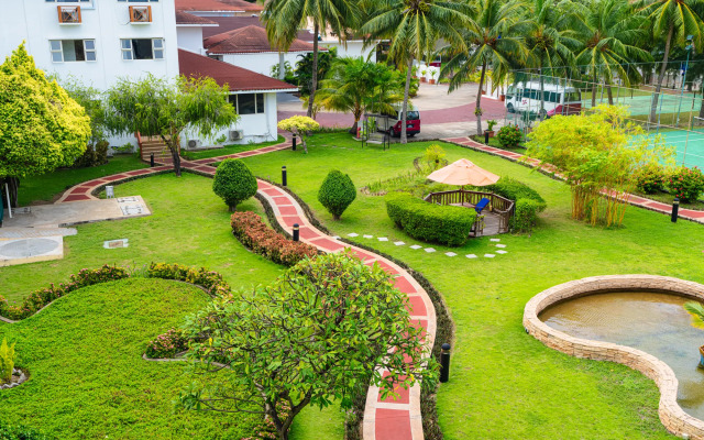 Hulhule Island Hotel