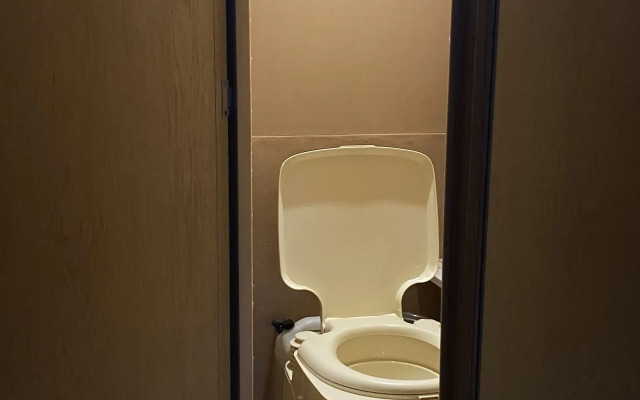 Бунгало Хаусбот на Озере Таир