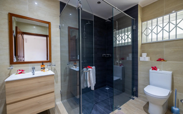 Апарт-отель Crystal Shores Self Catering Apartments - Seychelles