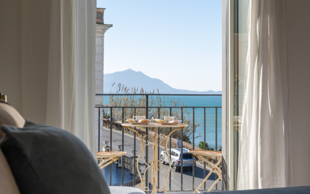Naro Suites and Rooms