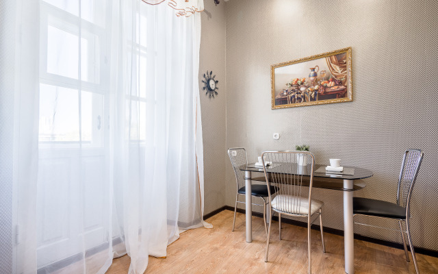 Na Nezavisimosti Okolo Tsuma Apartments