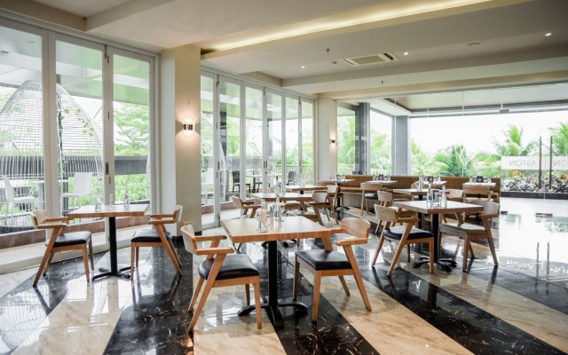 Отель Aston Gorontalo & Convention Center