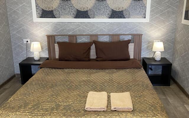 Апартаменты Dubki с Джакузи Шестиместные с 4 кроватями