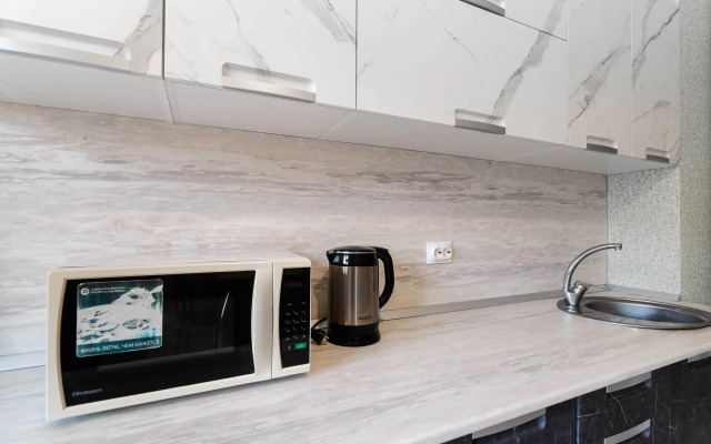 V Novom Dome Flat