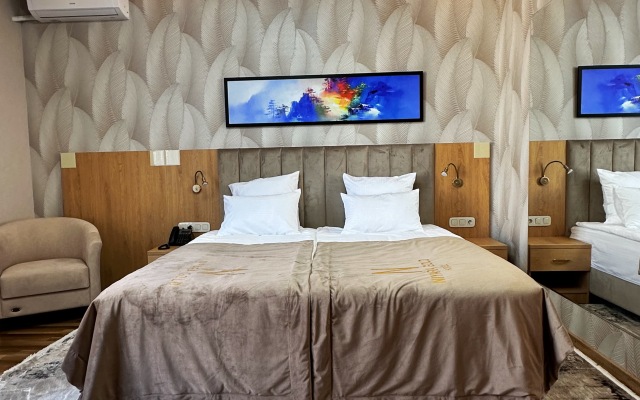 Gold Niyara Hotel