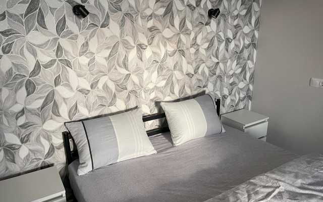 S Dizaynerskim Remontom Studio Flat