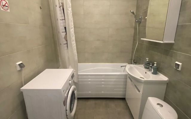 Ryadom S Glaznym Tsentrom Imeni Muldasheva Flat