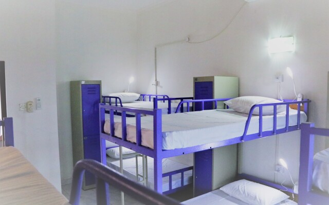 EOS Hostel