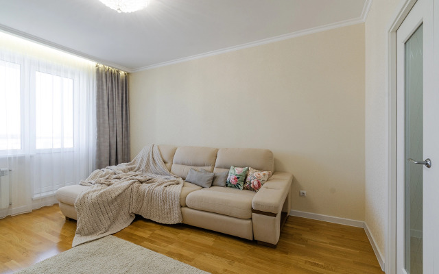 2 Komnatnaya Na Tsentralnoy Naberezhnoy Zaliva Apartment
