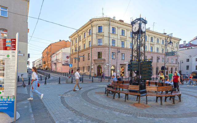Dvukhkomnatnaia V Istoricheskom Tsentre Flat