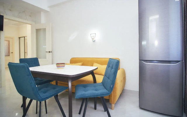 Апартаменты двухкомнатные на Декабристов 36/2