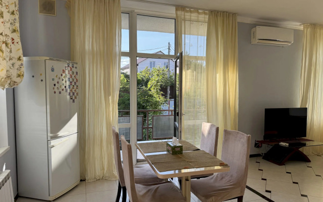 555 Dvukhetazhny S Terrasoy I Mangalom Private House