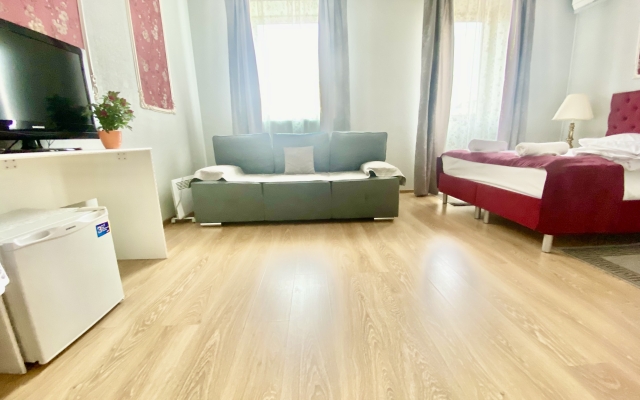 N-House Mini-Hotel