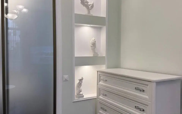 Klacca Lukhury Flat