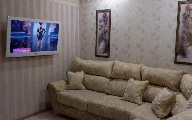 Dom c sadom na Kamyshanovykh Guest house