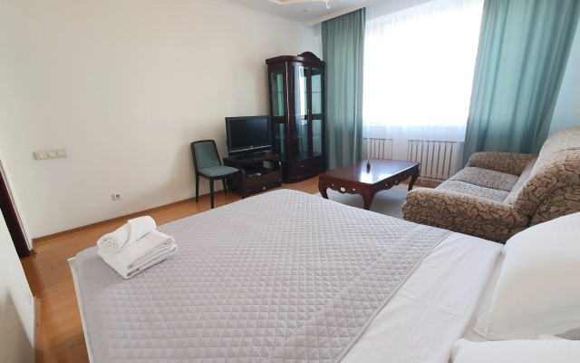 421 Yevrotreshka V Samom Tsentre Na 6 Gostey Apartment